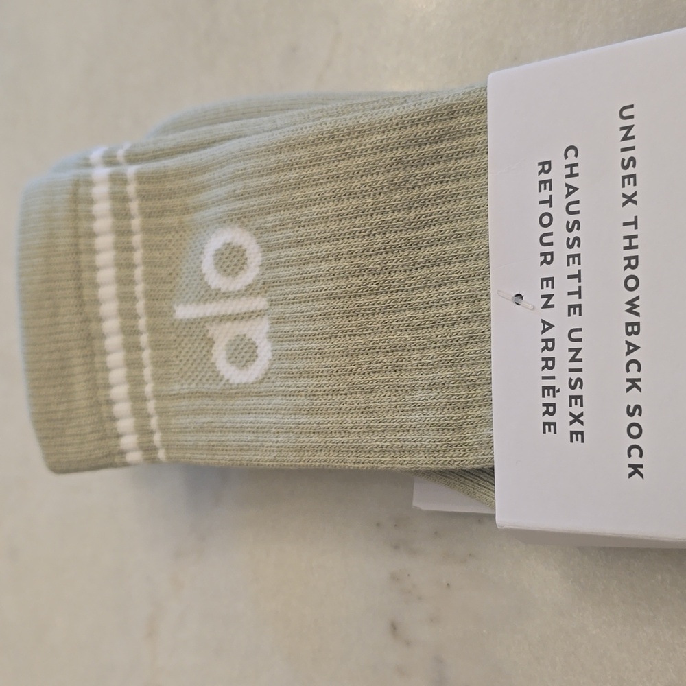 NWT Alo Yoga Unisex Crew Socks Medium - Picture 6 of 6